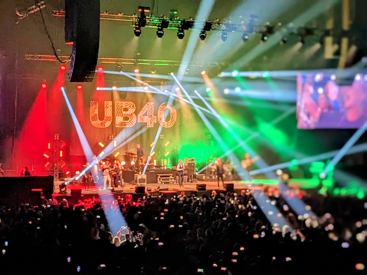 ronald_ouw's tweet photo. Thanks @UB40OFFICIAL great show. See you next year @rotterdamahoy https://t.co/eyLBhlk9sw