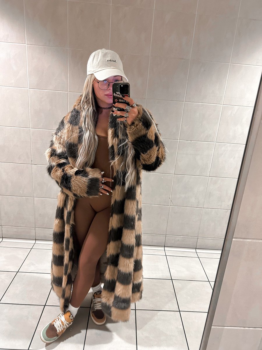 YaOnlyLivvOnce's tweet photo. ✈️ https://t.co/bcBq7NHJDe