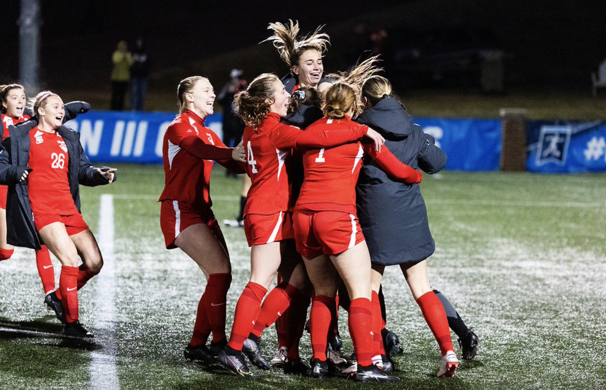 WashU's tweet photo. #GoBears ! ❤️⚽️💚:  The WashU Women's Soccer team is headed to the NCAA D3 National Championship game after a thrilling victory over Messiah! Let's rally behind our incredible Bears as they go for the W! https://t.co/O0SF1fBx5J