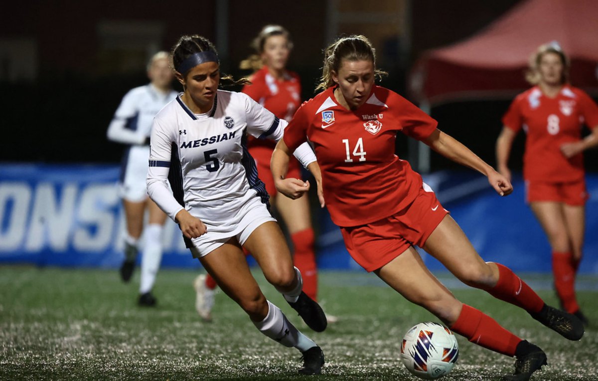 WashU's tweet photo. #GoBears ! ❤️⚽️💚:  The WashU Women's Soccer team is headed to the NCAA D3 National Championship game after a thrilling victory over Messiah! Let's rally behind our incredible Bears as they go for the W! https://t.co/O0SF1fBx5J