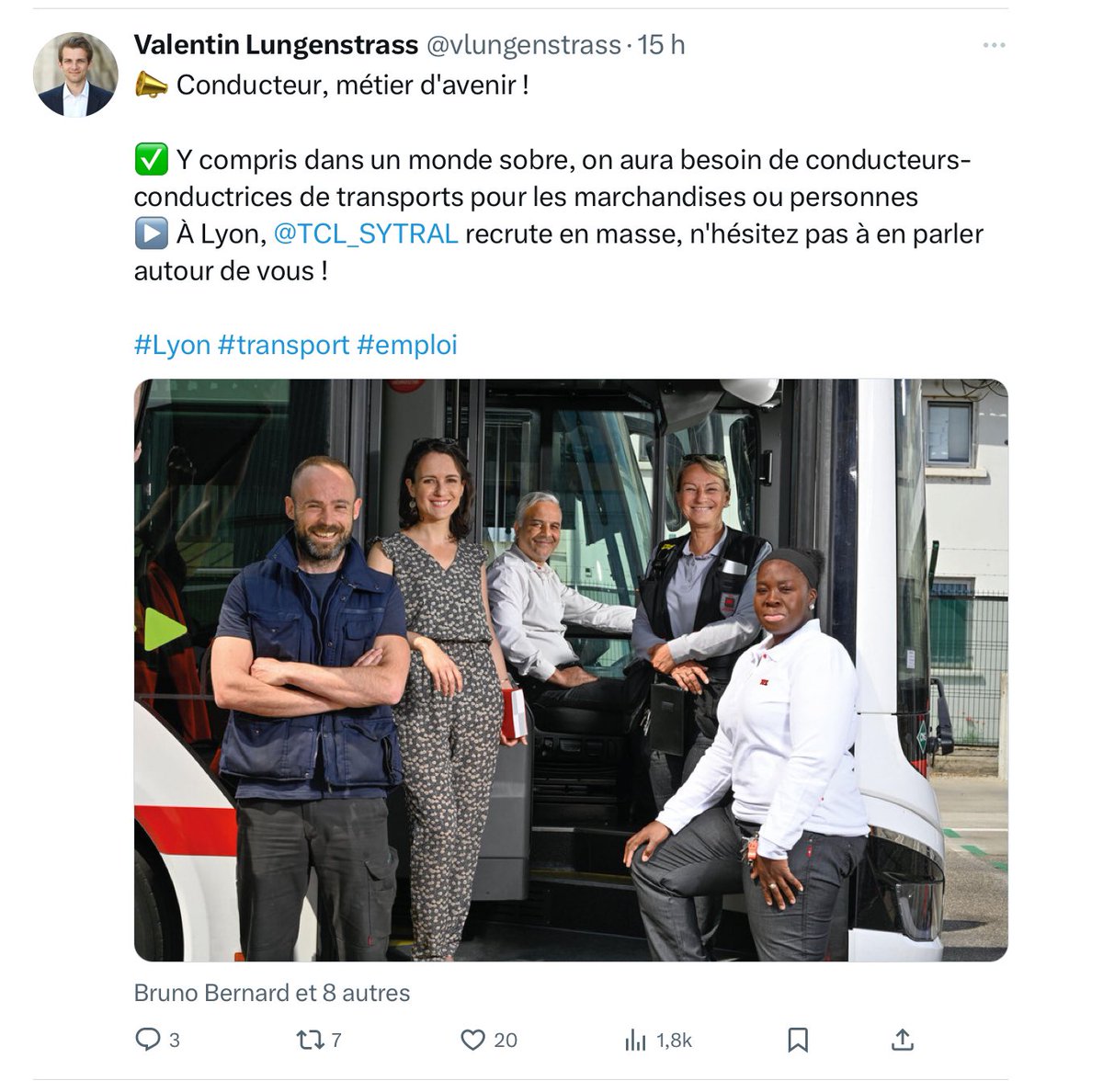 bapt_jacquet's tweet image. Le post pubère @vlungenstrass devrait postuler. Plutôt comme chauffeur de bus. Cela lui apprendrait à être au contact des « vrais gens ». #ingénieur #outaspace #lebeaufmeprisant