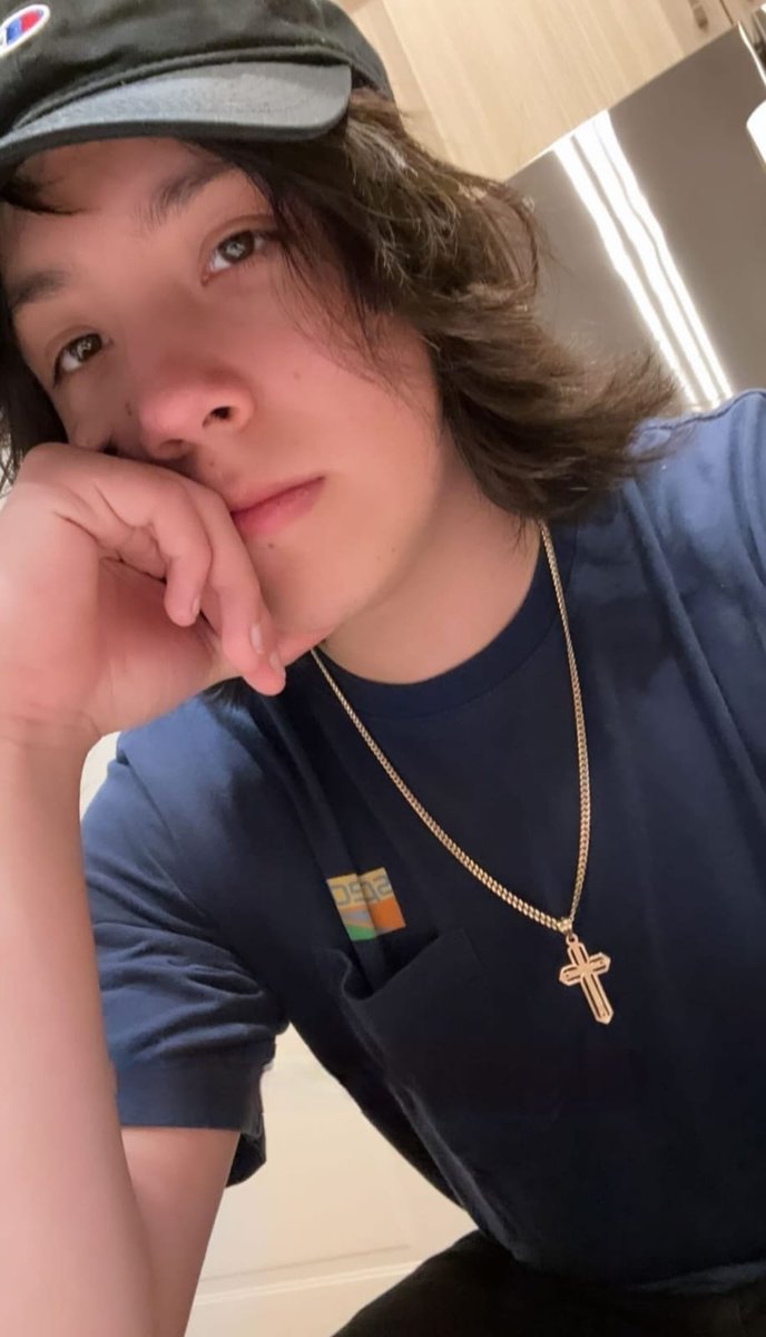 anquacks's tweet photo. Siempre seré fan del brillo que reflejan los ojos de Quackity.

Simplemente es un detalle tan bonito 🤏🏻💘 https://t.co/vHXdnYnQpr