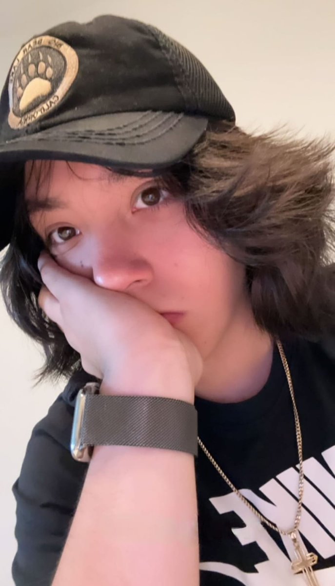 anquacks's tweet photo. Siempre seré fan del brillo que reflejan los ojos de Quackity.

Simplemente es un detalle tan bonito 🤏🏻💘 https://t.co/vHXdnYnQpr