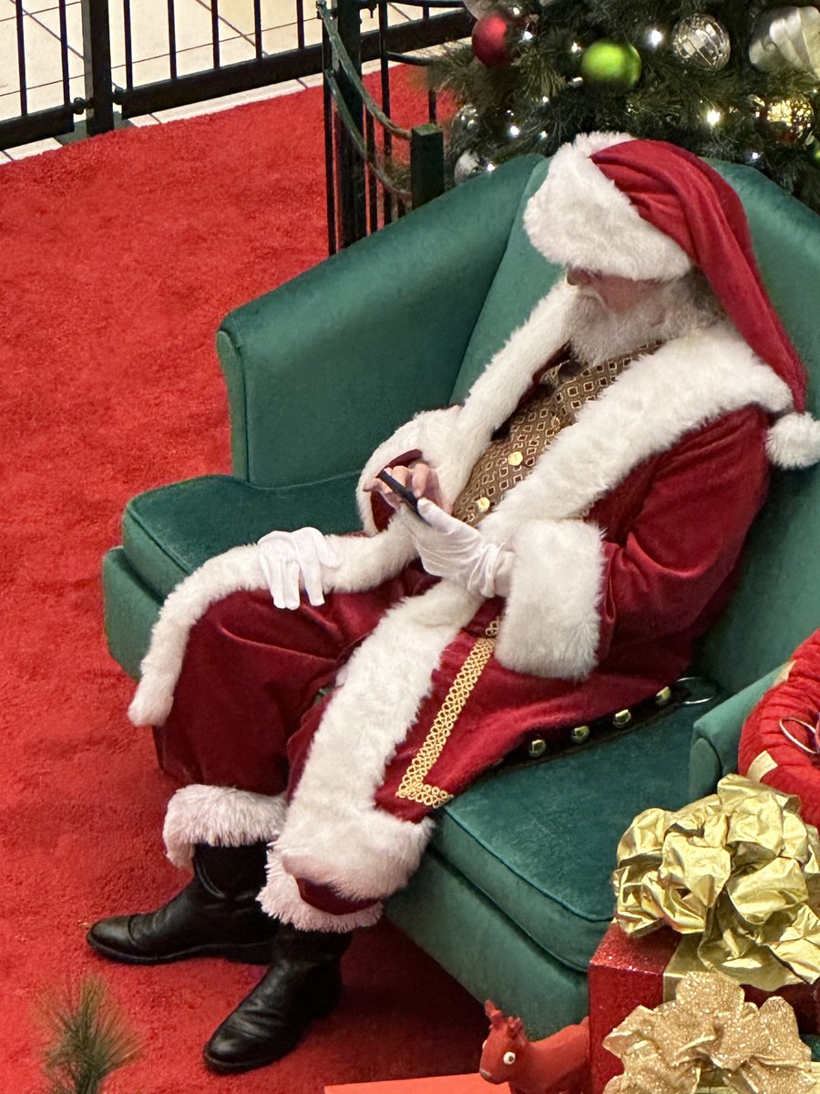 chrisasimpson's tweet photo. Do you think Santa checks his “Naughty List” on his phone these days? https://t.co/8vQeBUssPY