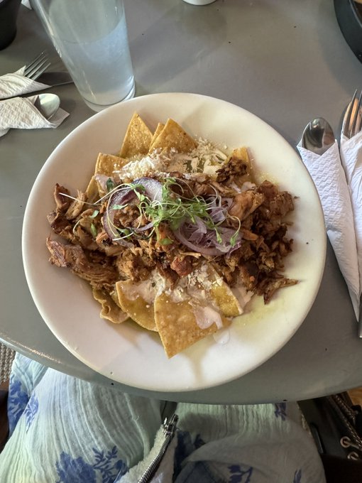 This week in life: https://t.co/d59rbiLV21