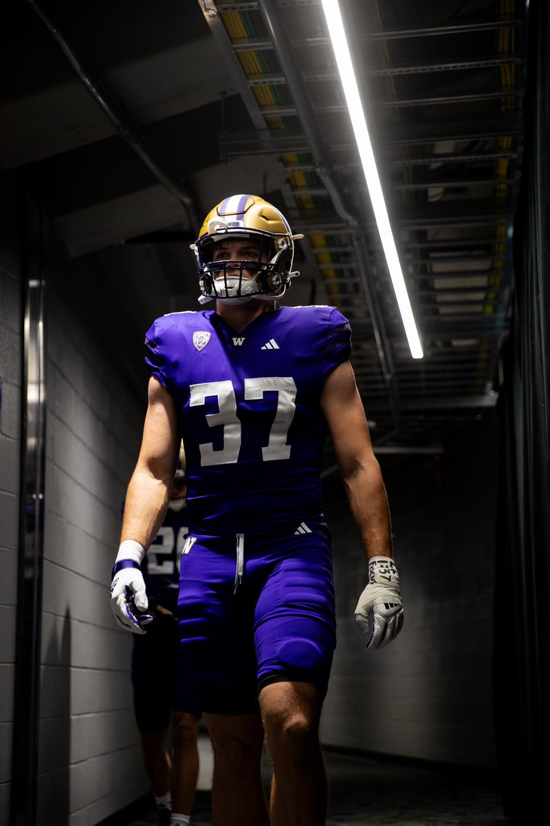 UW_Football's tweet image. Purple Reign ☔️