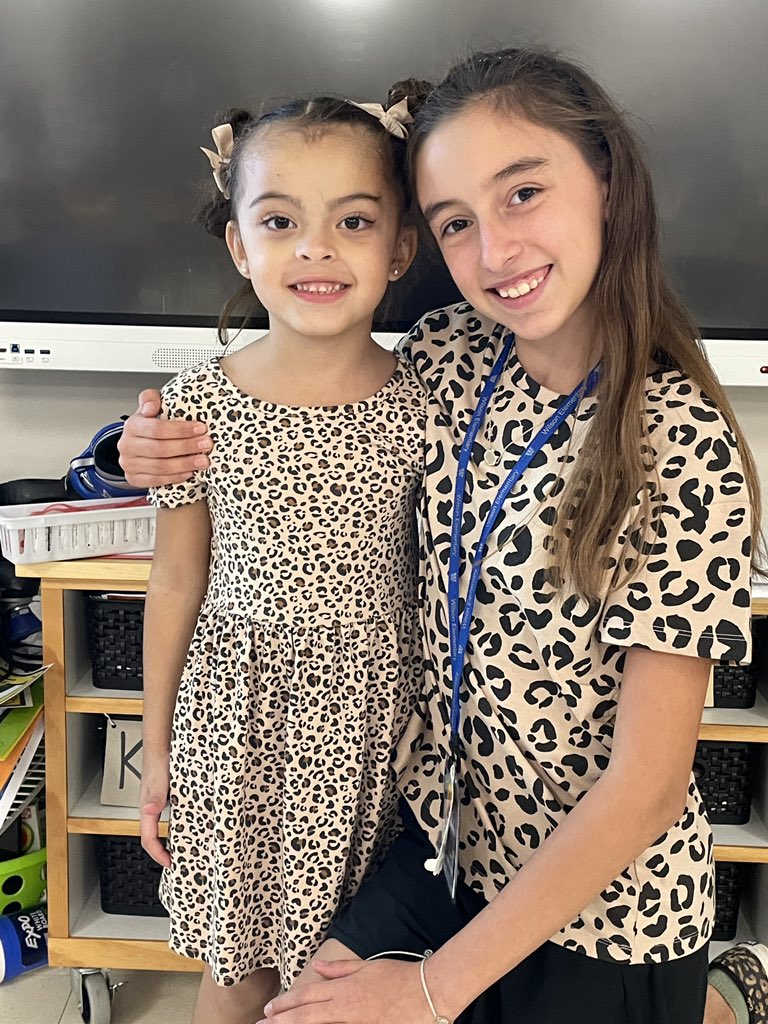 ShorterTWE's tweet photo. One of our amazing 5th grade Art helpers &amp; one of our cutie patootie pre K students are matching today!  #animalprintarecute
@TWEHowl @KatyISDFineArts https://t.co/qPLG1qupOq
