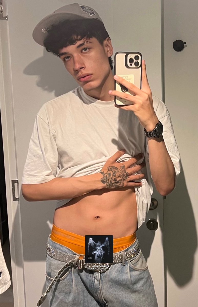 sk18angel's tweet photo. Instagram                      twitter https://t.co/TQQGnhndr5