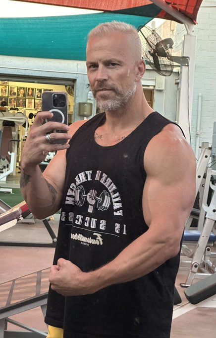 Watch Scott Blokker's leaked NSFW photo on TwXstars