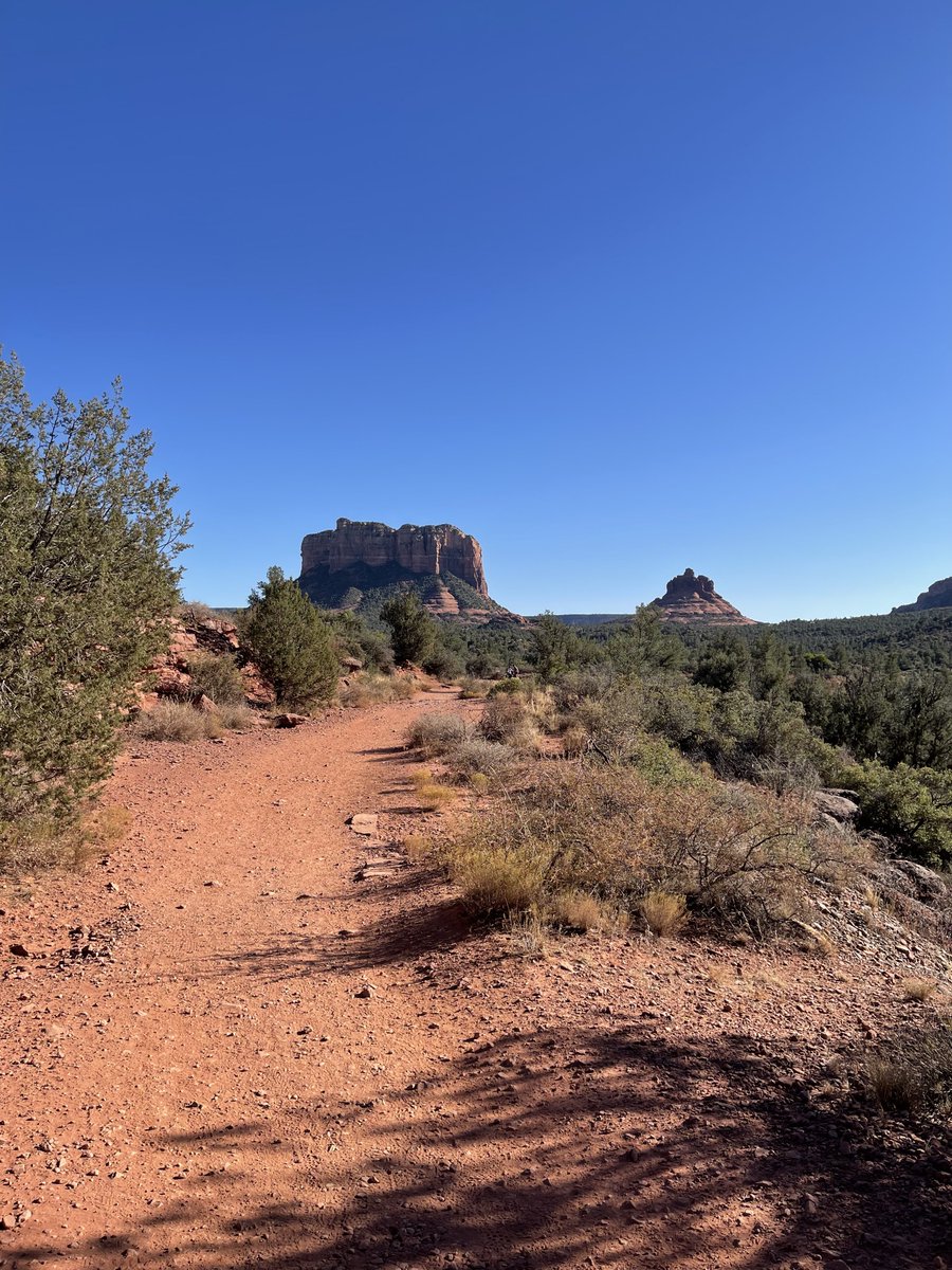 highlifeoutdorz's tweet image. Here’s a few randoms while exploring Sedona, AZ. We didn’t have as much time today, thinking we will be returning soon. This place is extremely scenic, truly an amazing place to visit!

#gorving #fulltimervers #digitalnomad #seeallthethings #keepyourdaydream #sedona #arizona