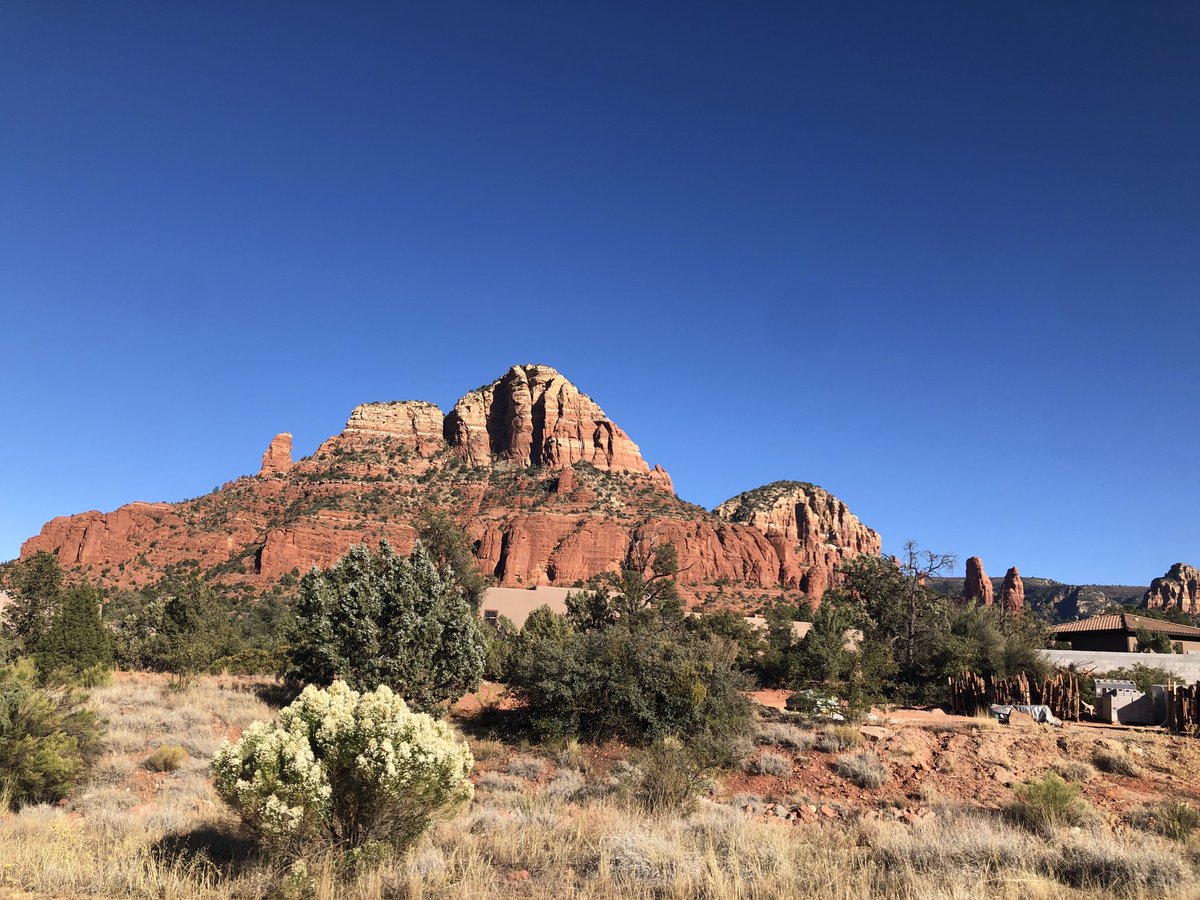 highlifeoutdorz's tweet image. Here’s a few randoms while exploring Sedona, AZ. We didn’t have as much time today, thinking we will be returning soon. This place is extremely scenic, truly an amazing place to visit!

#gorving #fulltimervers #digitalnomad #seeallthethings #keepyourdaydream #sedona #arizona
