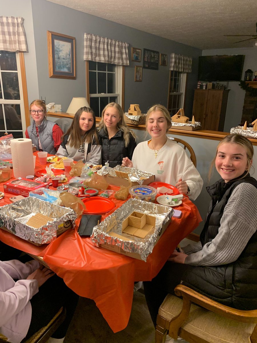 🏡🤝 Gingerbread dreams turned into a team reality! Our pre-game team bonding night was all about building more than houses; it was about building trust, unity, and some impressive structures! 🏰👷‍♂️ I think we might have a few future architects on our sidelines! 💥🏀 💜