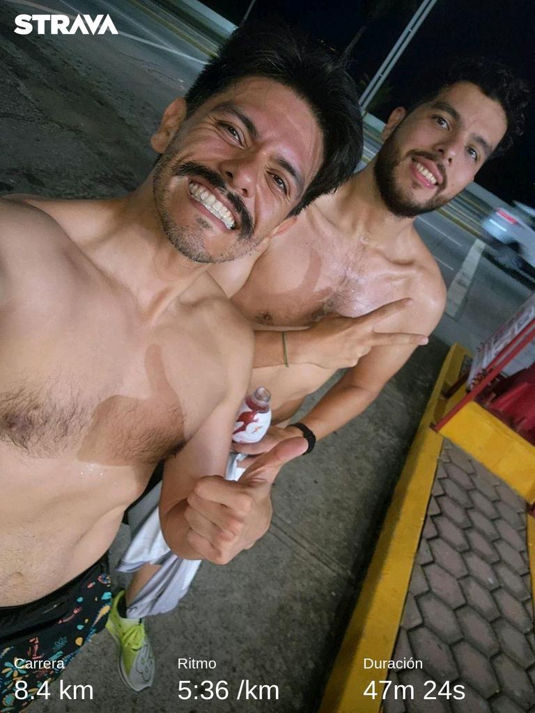 omar_warrior_'s tweet photo. Con muchísima humedad pero nos estamos aclimatando el puerto, El domingo vamos con todo por ese maratón!
#runningcommunity #runningtime #runningday #runningboys #runningterritory #runningworld #runningveracruz #RunnersFriends
@manulira07 https://t.co/GWe9c1xAsk
