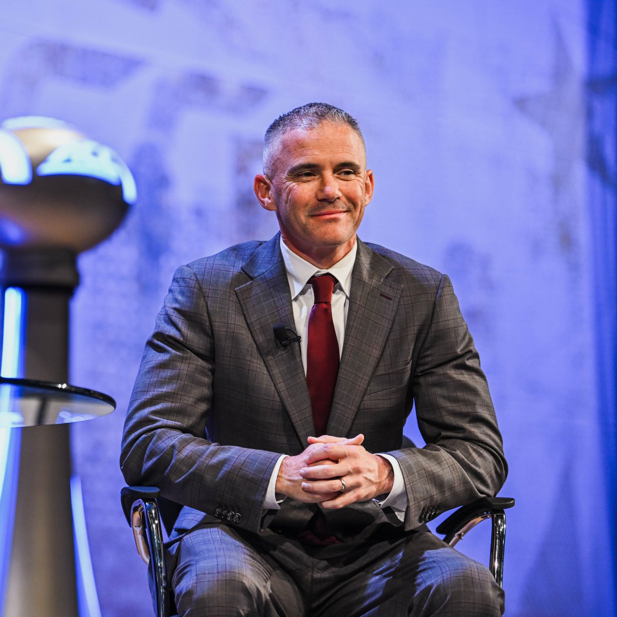 ACCFootball's tweet photo. 𝟮𝟬𝟮𝟯 𝗔𝗖𝗖 𝗙𝗼𝗼𝘁𝗯𝗮𝗹𝗹 𝗛𝗼𝗻𝗼𝗿𝘀 🏆

Congrats, Coach 🤝

Your 2023 Coach of the Year, Mike Norvell! https://t.co/r3BMCmgApm