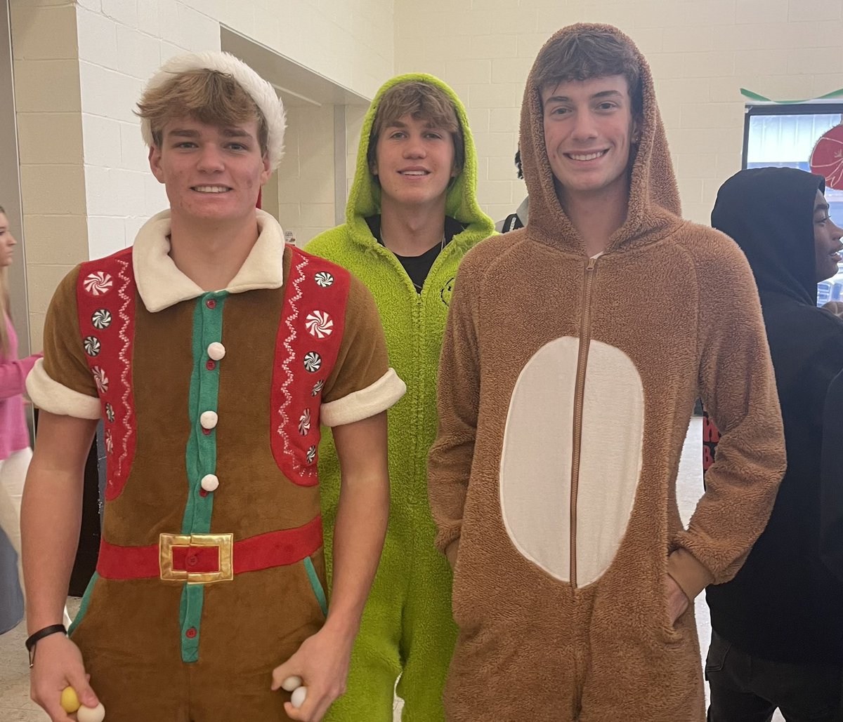 HHSEnglish10's tweet photo. Good times @ today’s Christmas Fun Lunch #hhsinteract https://t.co/7OmeC0VjZt