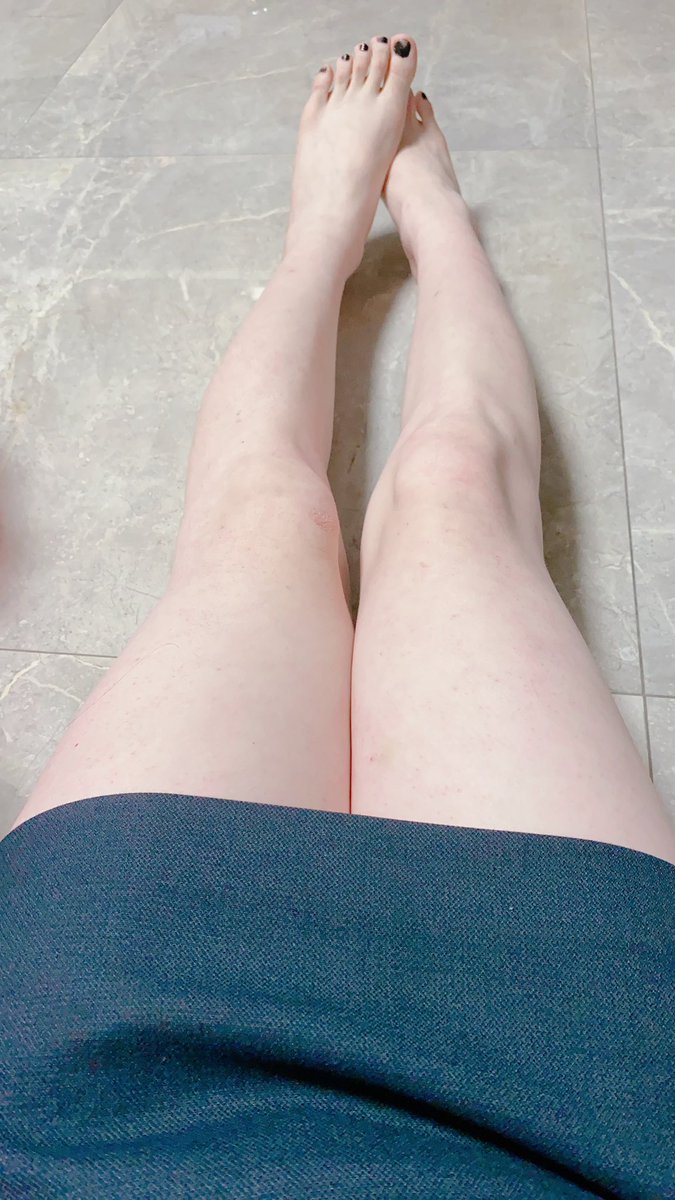 suika_cd's tweet photo. 好久沒浮出水面，露個小肥腿吧 
#偽娘 #crossover  #美足 https://t.co/32KRdwaitq