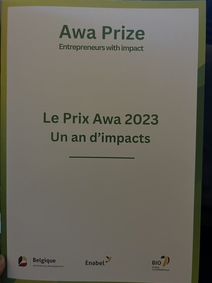 hatimayeasbl's tweet photo. Photos de la 2ème édition du #PrixAwa. Ce prix récompense et célèbre l'excellence des femmes entrepreneures engagées qui créent un impact positif sur leur communauté et sur l’environnement. ♻️
Félicitations à Adétola, Edith, Dative et Mariama les 4 lauréates.  #WomenEntrepreneurs https://t.co/BJIXP4LOxP