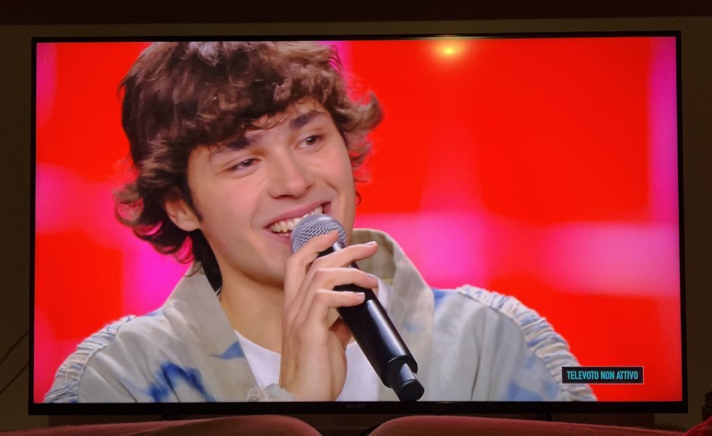 fedeepellee's tweet photo. mio vincitore 
je te voglio bene assaje <3

@andreasettembre
#XF2023 https://t.co/Y9Dfn4xh2B