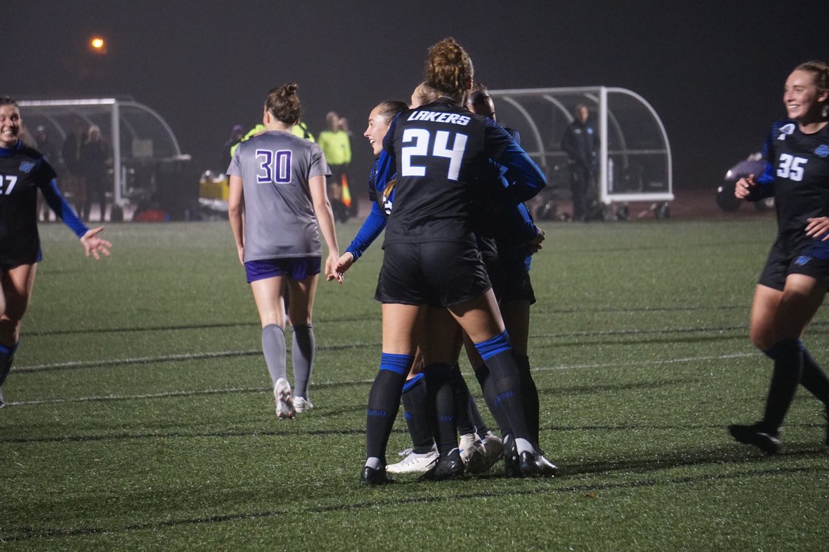 GVSUsoccer's tweet photo. TAYLOR REID ARE YOU SERIOUS 🤯

Lakers lead 1-0 with under 3 minutes left!!!!!

#AnchorUp https://t.co/ULOv1TH83E