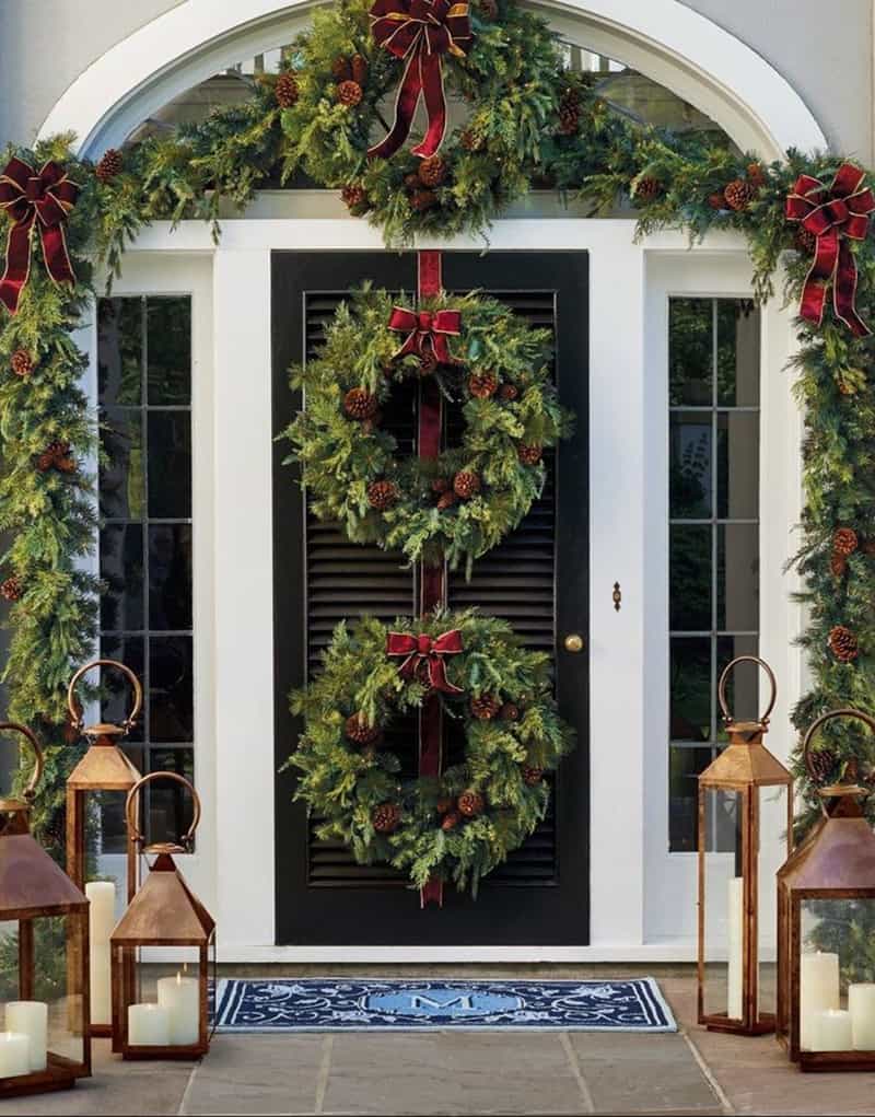 25 Stunning Outdoor Christmas Decorations To Make The Season Bright onekindesign.com/2019/11/27/out…