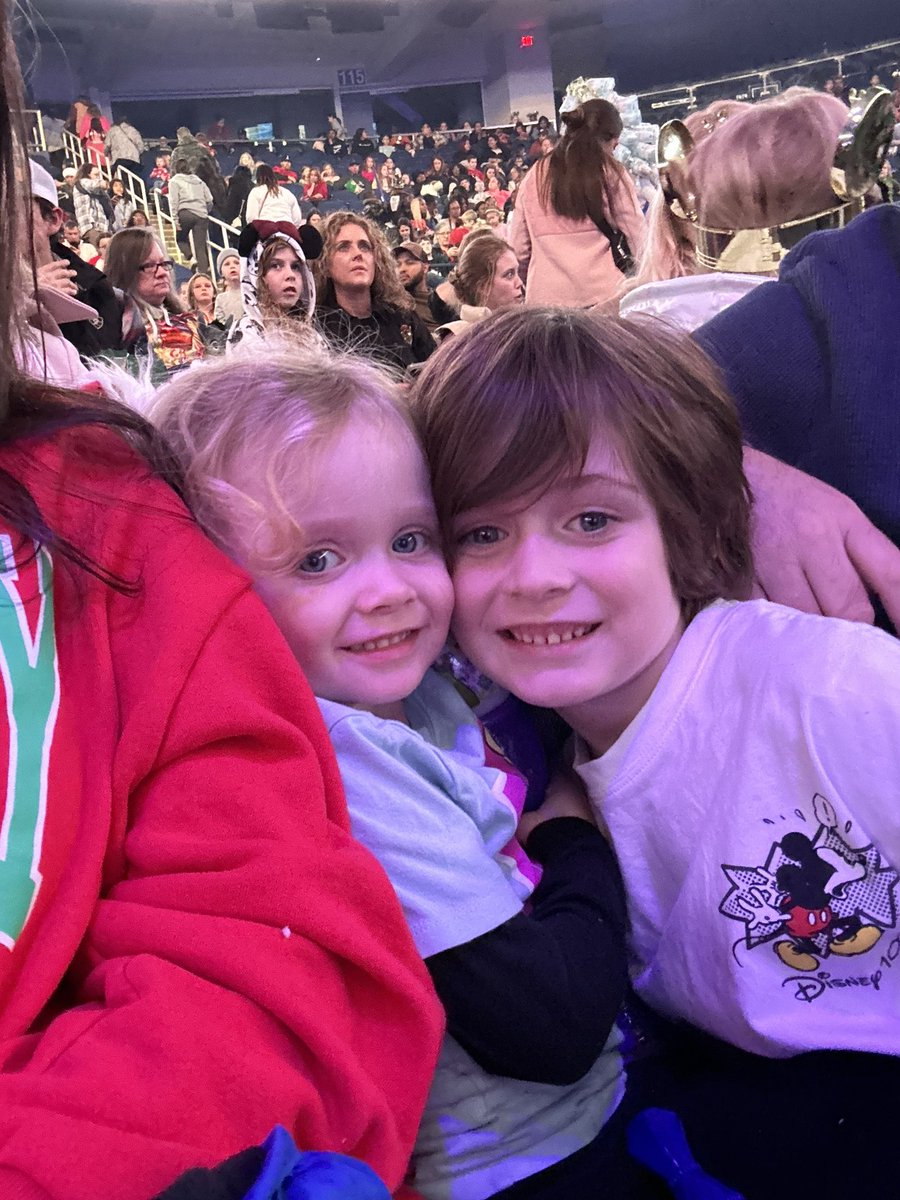 RocketTimBrown's tweet image. #disneyonice