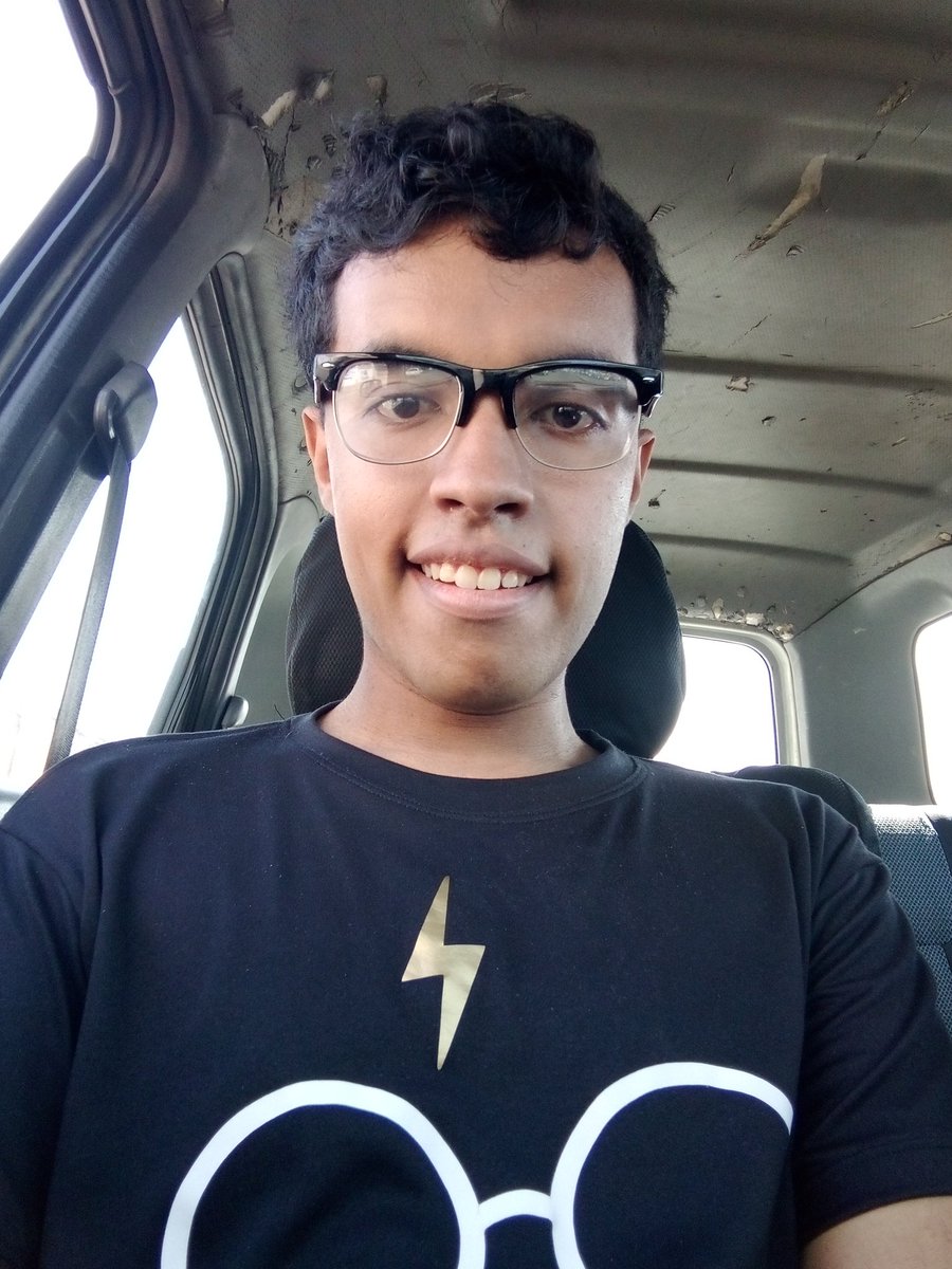 iJarrie's tweet photo. "Puedes acariciar a la gente con palabras" - F. Scott Fitzgerald.

¡Llegó el último mes del año y qué manera de recibirlo con un nuevo look! ¿Qué les parece?

🤓🤓🤓🤓🤓🤓 https://t.co/BjLjd3n4nv