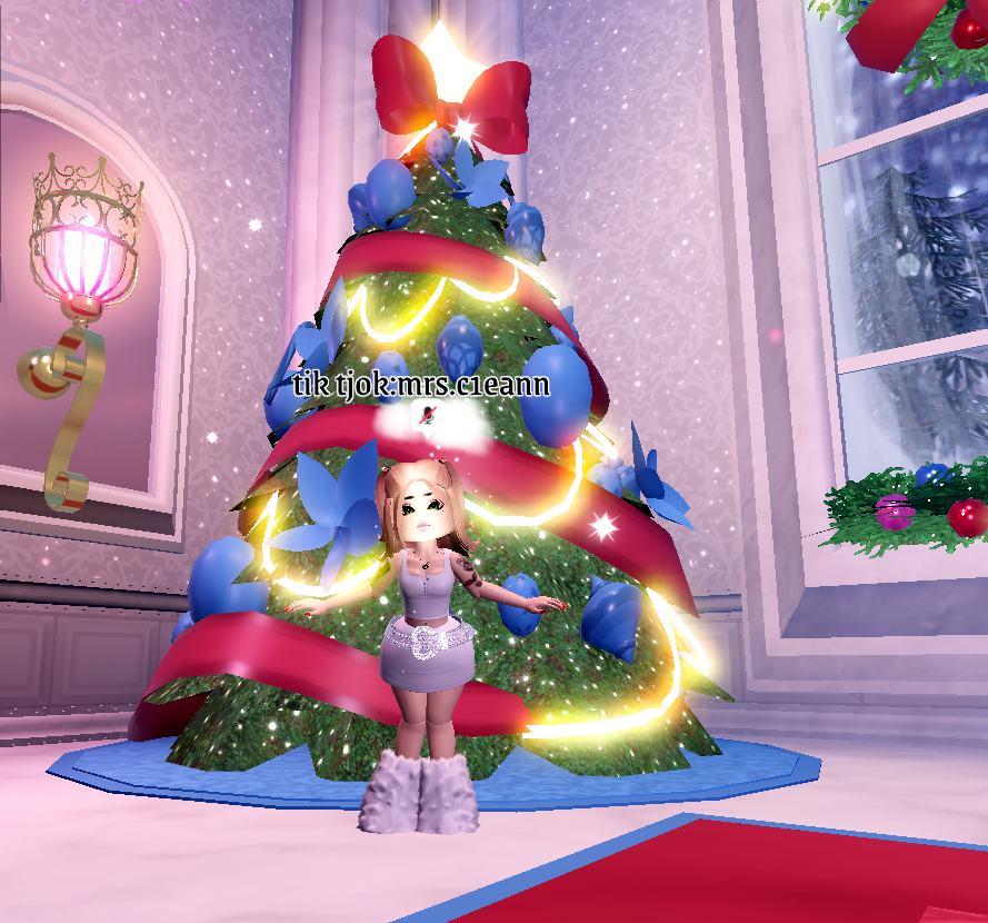 itz_justsylvia's tweet photo. Omg! I love the new bodice and skirt in the #glitterfrostupdate Its seriously so cute! #royalehighcampus3 #royalehighchristmas https://t.co/Q5Yl57TZ5Q