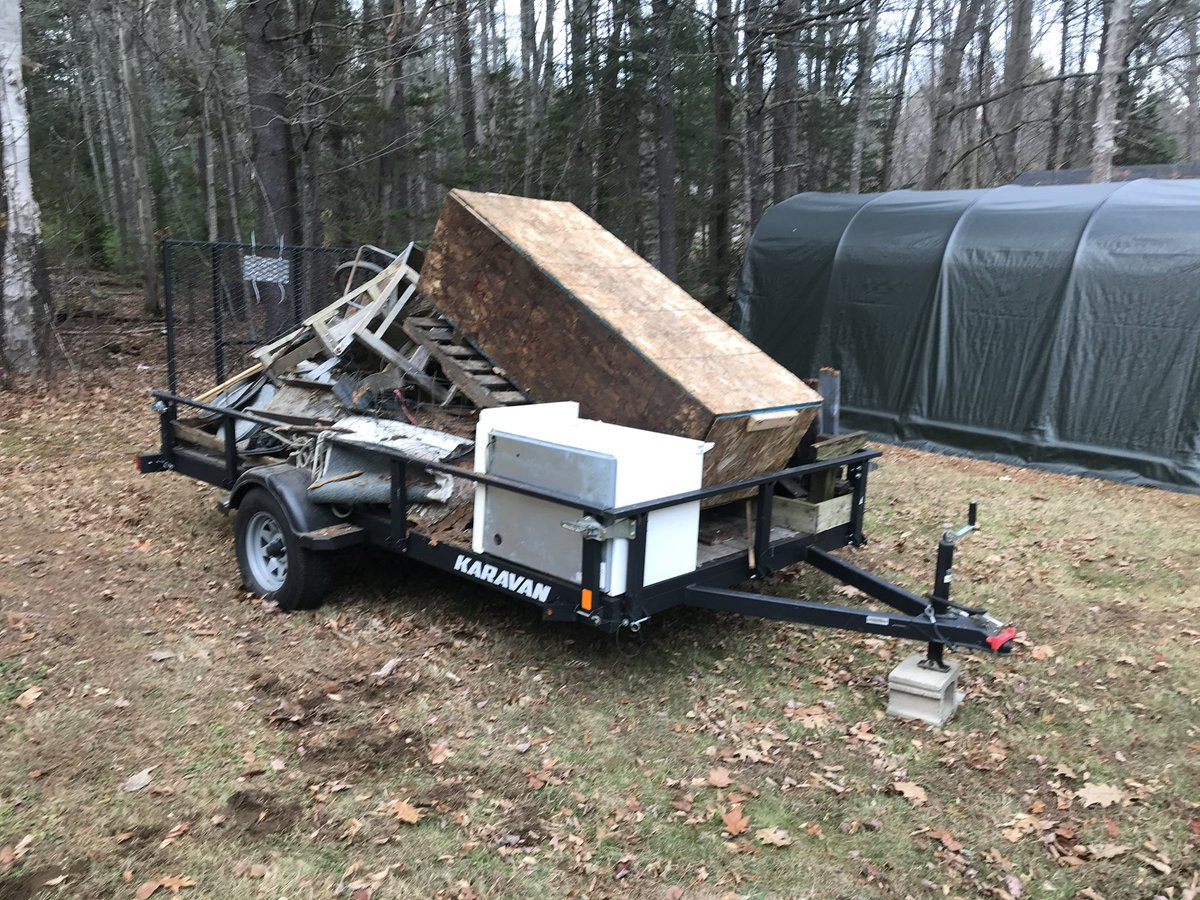 A Friend With A Truck tweet media