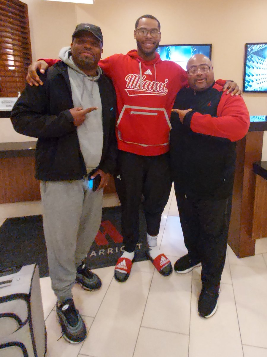 JarrettSamuels1's tweet photo. In Detroit for MAC Championship with Big Kobe Hilton. Feeling Proud! https://t.co/8zSwviHvRs
