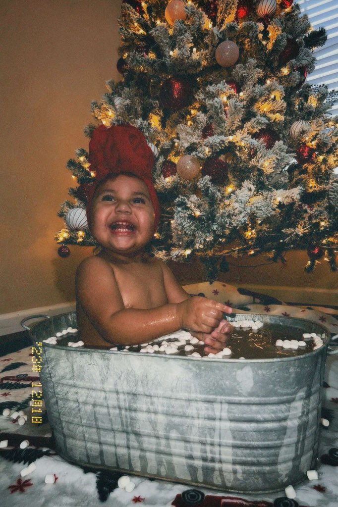 it’s the most beautiful time of the year 🎄🎅🏽