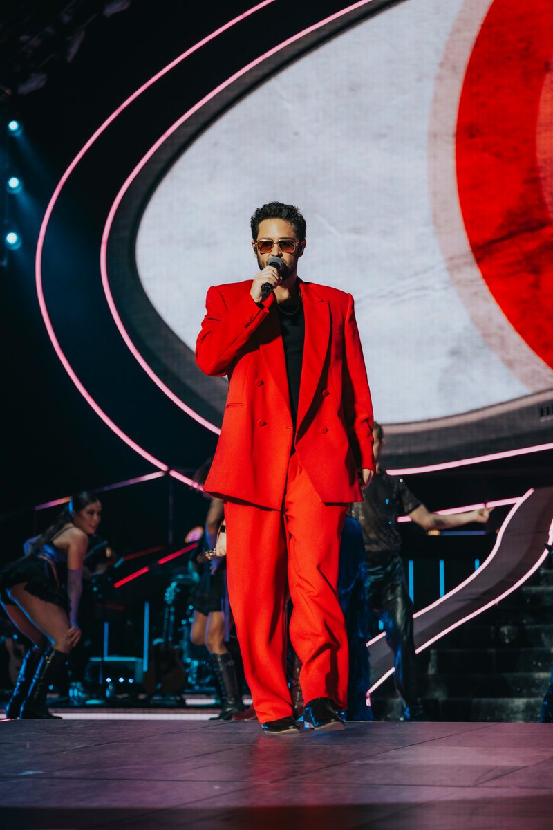 EnPOPados's tweet photo. Fotografías en ALTA CALIDAD de Christopher Uckerman (@christopheruck) en su primer fecha con RBD (@RBD_oficial) en el Foro Sol (@ForoSolOficial): https://t.co/onvWdMxEHc
RT #EnPOPados #ChristopherUckerman #RBD #ForoSol
Cortesía: @RosarioValerian https://t.co/kts0984e7x