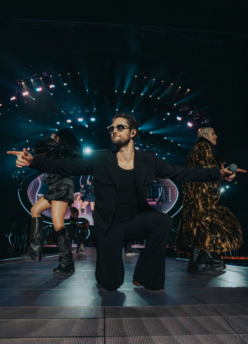 EnPOPados's tweet photo. Fotografías en ALTA CALIDAD de Christopher Uckerman (@christopheruck) en su primer fecha con RBD (@RBD_oficial) en el Foro Sol (@ForoSolOficial): https://t.co/onvWdMxEHc
RT #EnPOPados #ChristopherUckerman #RBD #ForoSol
Cortesía: @RosarioValerian https://t.co/kts0984e7x