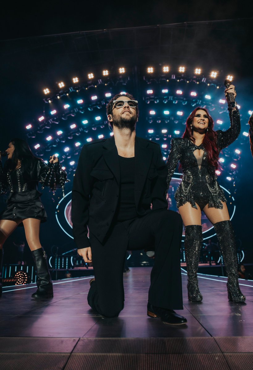 EnPOPados's tweet photo. Fotografías en ALTA CALIDAD de Christopher Uckerman (@christopheruck) en su primer fecha con RBD (@RBD_oficial) en el Foro Sol (@ForoSolOficial): https://t.co/onvWdMxEHc
RT #EnPOPados #ChristopherUckerman #RBD #ForoSol
Cortesía: @RosarioValerian https://t.co/kts0984e7x