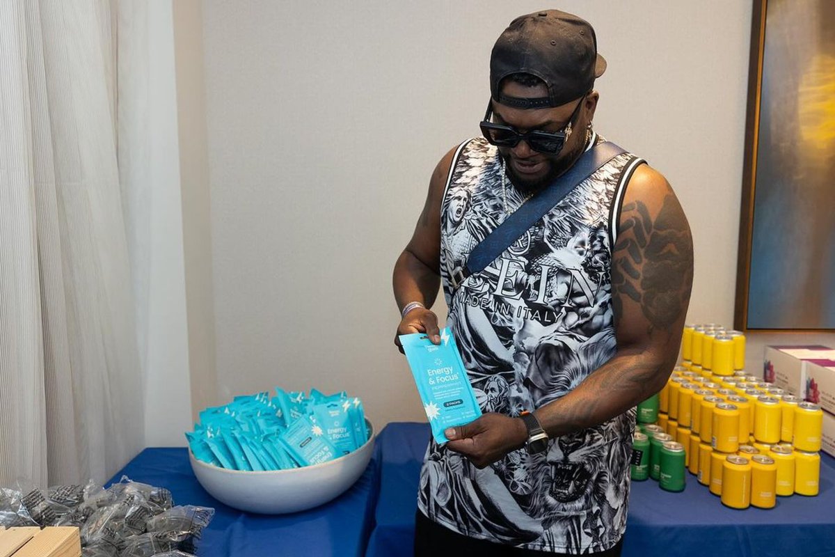 DavidOrtizFund's tweet photo. Hey Big Papi! What’s in your swag bag?
#WeekendWithPapi https://t.co/bzRE6xihG5