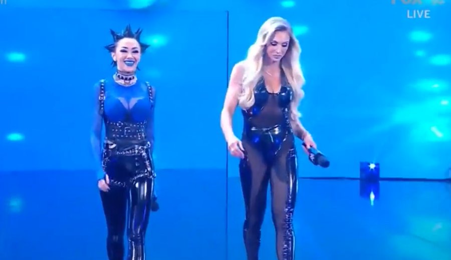 AjBlueBayBelt's tweet photo. Shotzi Blackheart is beautiful in blue lipstick!🖤💙 #SmackDown https://t.co/KaJB3wlkfr