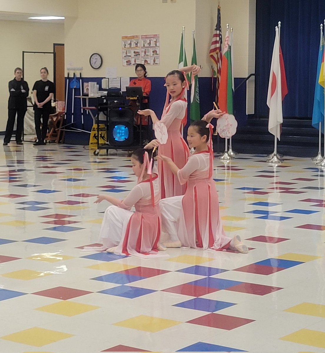 bblumer_KME's tweet photo. It's a Small World at KME!
Love the dancing, food,  and learning about other cultures!
@Kings_Schools @KMEKnights https://t.co/lRbbGiNLvE