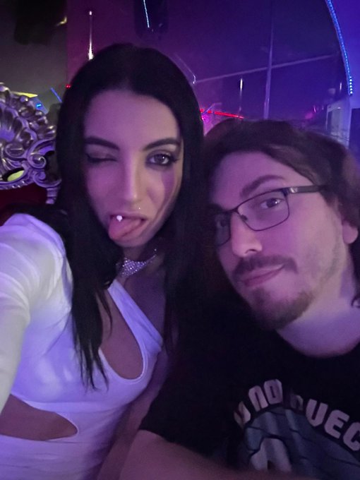 Una serata spettacolare al Miami Lap Dance con la super @iamVictoriaNyx @pornorano #Torino #Italy #porno<a href="/tag/love"class="tags"><span>#love</span></a><a href="/tag/fashion"class="tags"><span>#fashion</span></a><a href="/tag/happy"class="tags"><span>#happy</span></a><a href="/tag/art"class="tags"><span>#art</span></a><a href="/tag/sexy"class="tags"><span>#sexy</span></a><a href="/tag/italy"class="tags"><span>#italy</span></a><a href="/tag/nerd"class="tags"><span>#nerd</span></a>