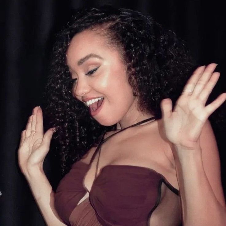 betweenlmx's tweet image. this woman’s duality is CRAZYYY