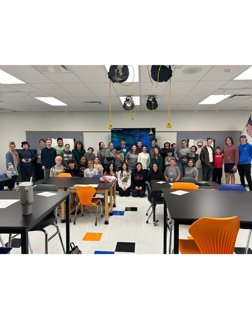 GrizBuddies's tweet photo. 🧡🏀💙Awesome day with Best Buddies! Thank you NP scholars for always showing up and being a friend! 🧡🏀💙 https://t.co/lKlX0QXdJb