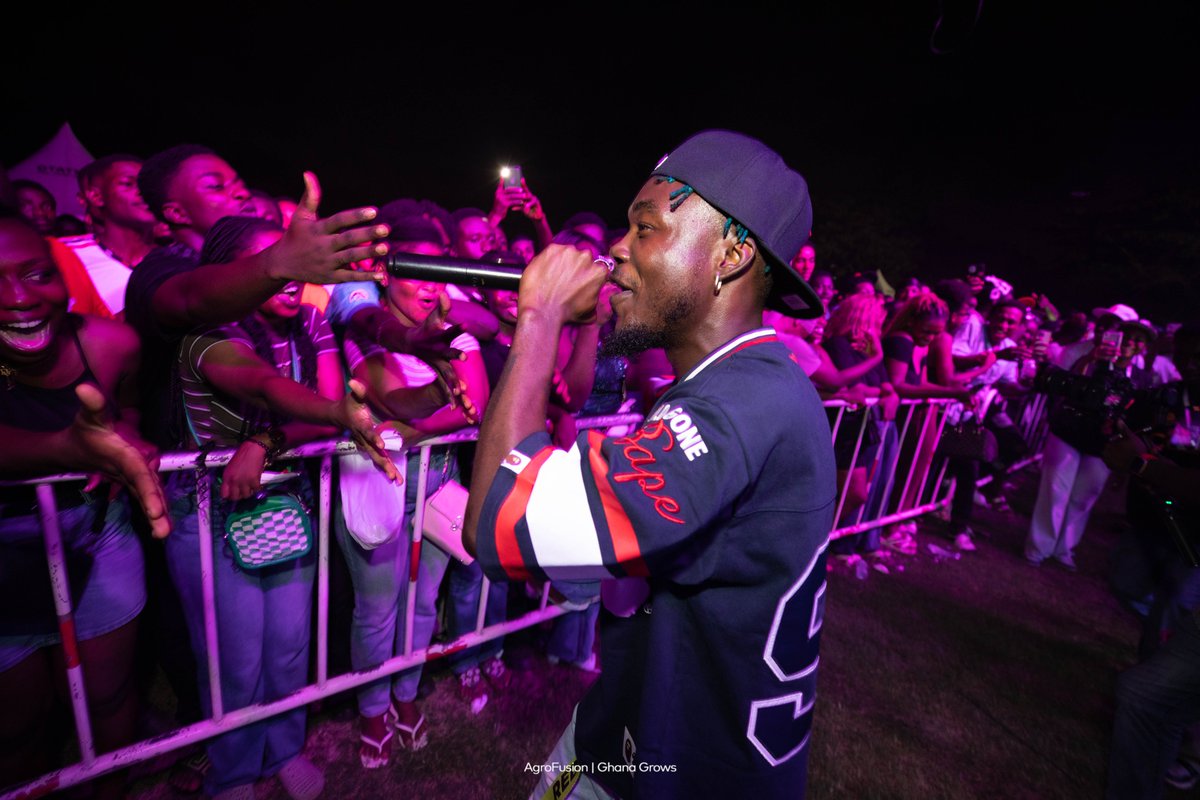 GhanaGrows's tweet photo. The @camidoh effect. AgroFusion1.0 🔥🔥 🔥 is more than just an event🔥🔥#agrofusion #springboardroadshow #ghanagrows #agriculture #festival #decemberparty https://t.co/wGbWp6Ohup