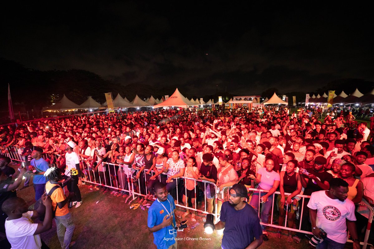GhanaGrows's tweet photo. The @camidoh effect. AgroFusion1.0 🔥🔥 🔥 is more than just an event🔥🔥#agrofusion #springboardroadshow #ghanagrows #agriculture #festival #decemberparty https://t.co/wGbWp6Ohup