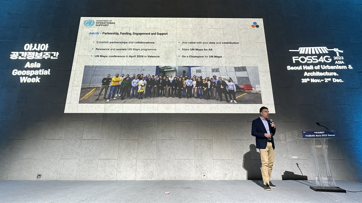 Kyoung-Soo Eom (@kyoungsooeom) on Twitter photo Diego Gonzalez Ferreiro delivers his keynote on UN Maps at <a href="/foss4g_asia2023/">FOSS4G Asia 2023 Seoul</a> in Seoul Diego Gonzalez Ferreiro delivers his keynote on UN Maps at <a href="/foss4g_asia2023/">FOSS4G Asia 2023 Seoul</a> in Seoul