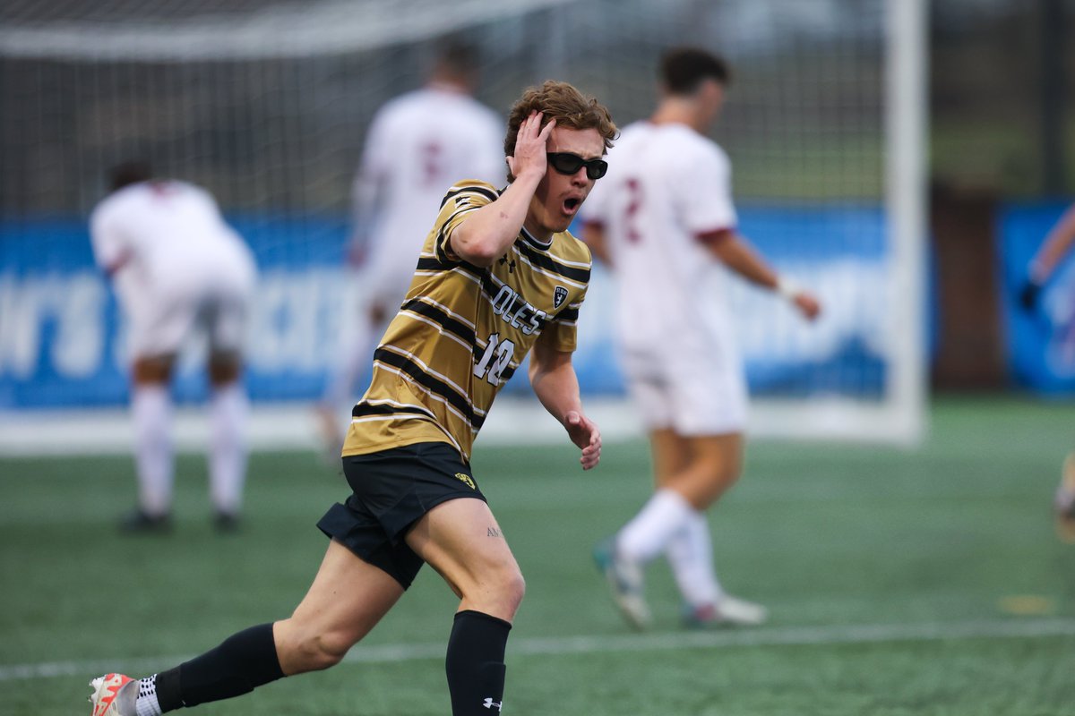 St. Olaf Athletics tweet media