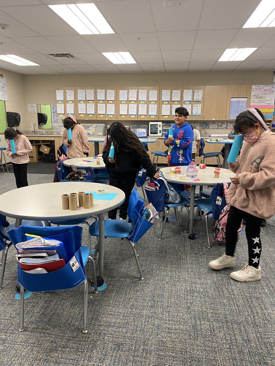 greenfieldcsw's tweet photo. “Let there be light! 💡✨ Greenfield ASES elementary students embarking on an illuminating journey as we delve into the fascinating introduction to light. 🌈📚 #LightExploration https://t.co/xbN3uxq0oh