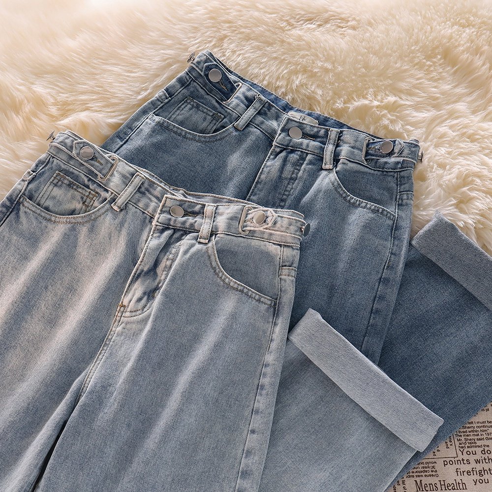 ʚ simple with basic jeans ɞ

╰─▸ ❝  a thread   ❞