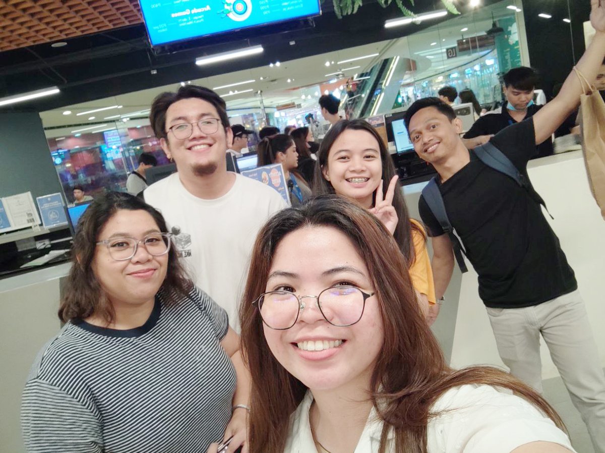 bryandsi's tweet photo. Cheers to our unstoppable marketing dream team! 🎉 Taking a break from conquering the market to celebrate our incredible achievements. 🙌✨ 

#MarketingTeam #BryanDSIMarketingDepartment https://t.co/QOamKxKG3z