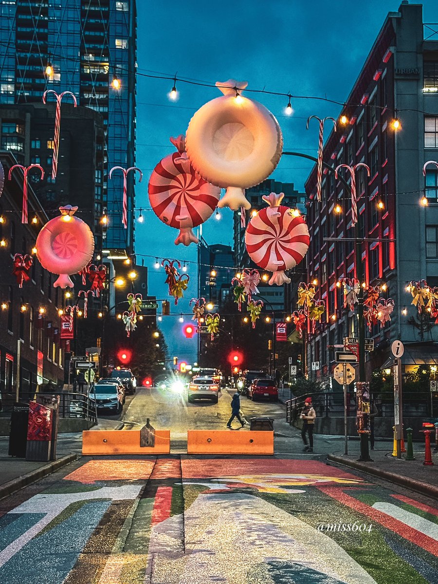 Yaletown is ready for CandyTown (tomorrow) 🍬🎄