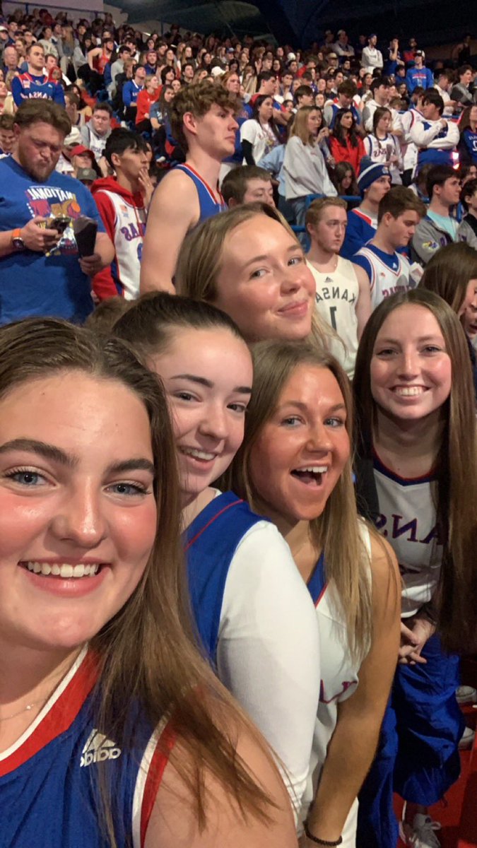 kamiczech304's tweet photo. BIGGGGG GAME #kufanpix https://t.co/oy9xWRBO1I