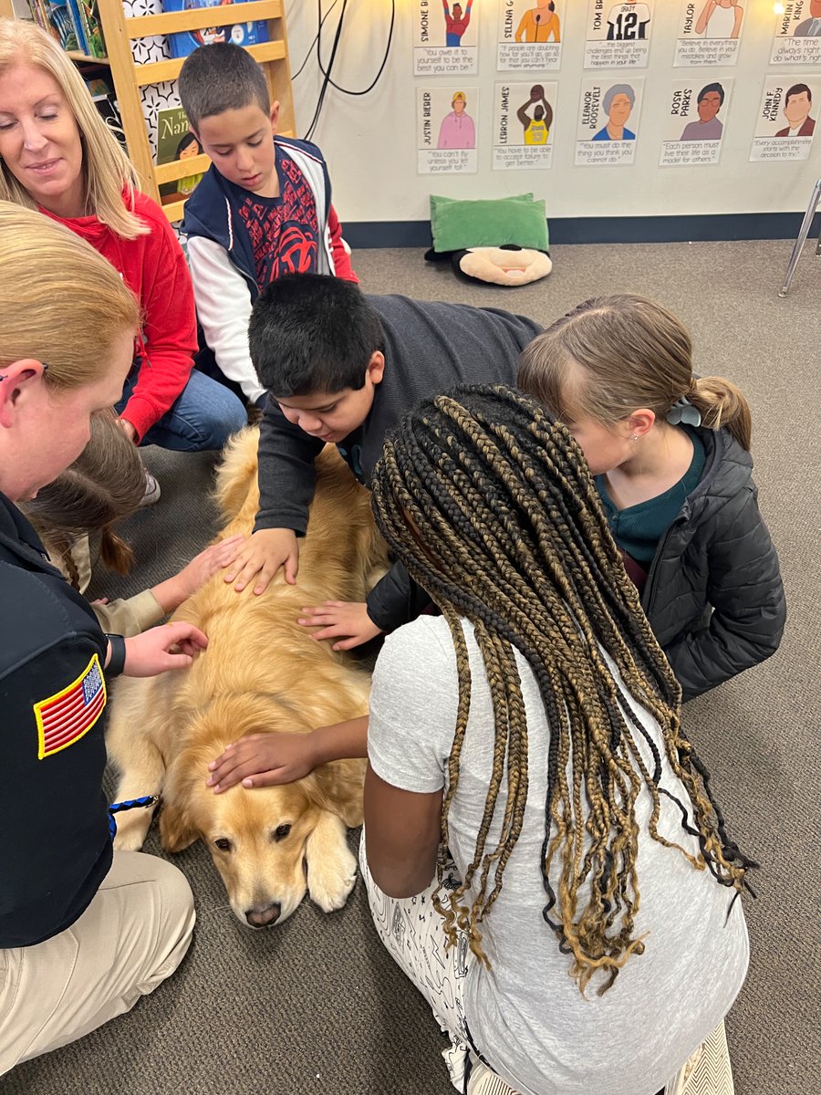 MrsBarryOak's tweet photo. We had a special visitor today! Thank you Officer Amanda for bringing Ben in today 🦮💙 @franklinpolice https://t.co/sZzbK46d3I