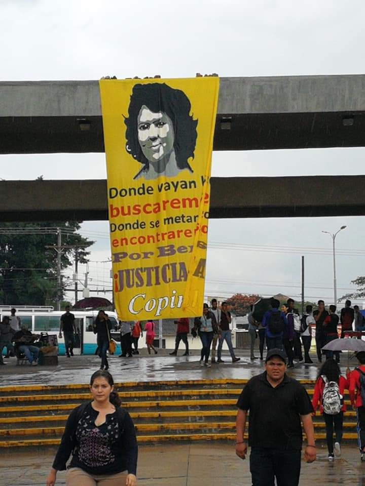 Donde vayan los buscaremos. 
Donde se metan los encontraremos.
Por Berta: ¡Justicia Ya!
#JusticiaParaBerta